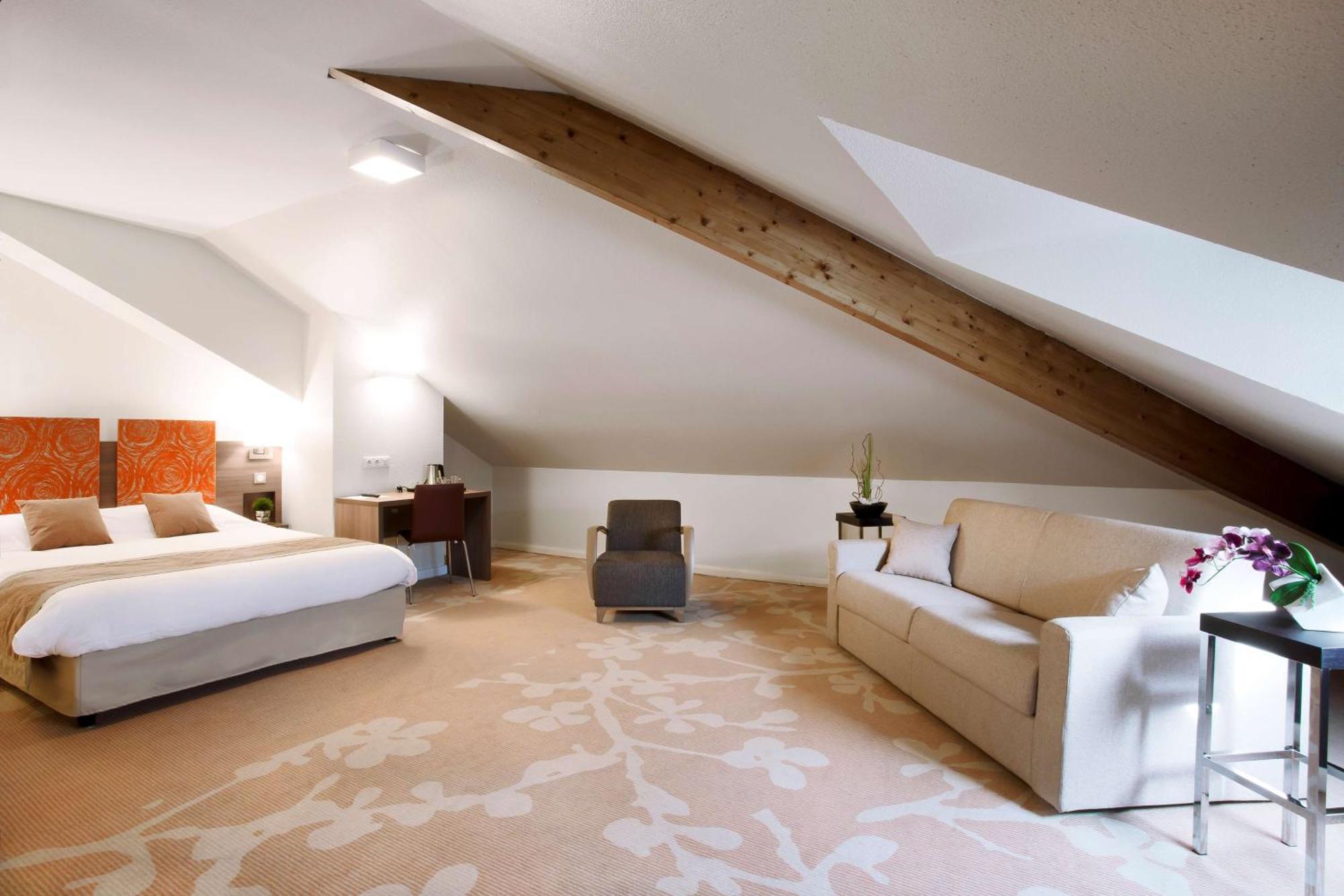 Kyriad Centre - Et Résidence 3* Chambéry