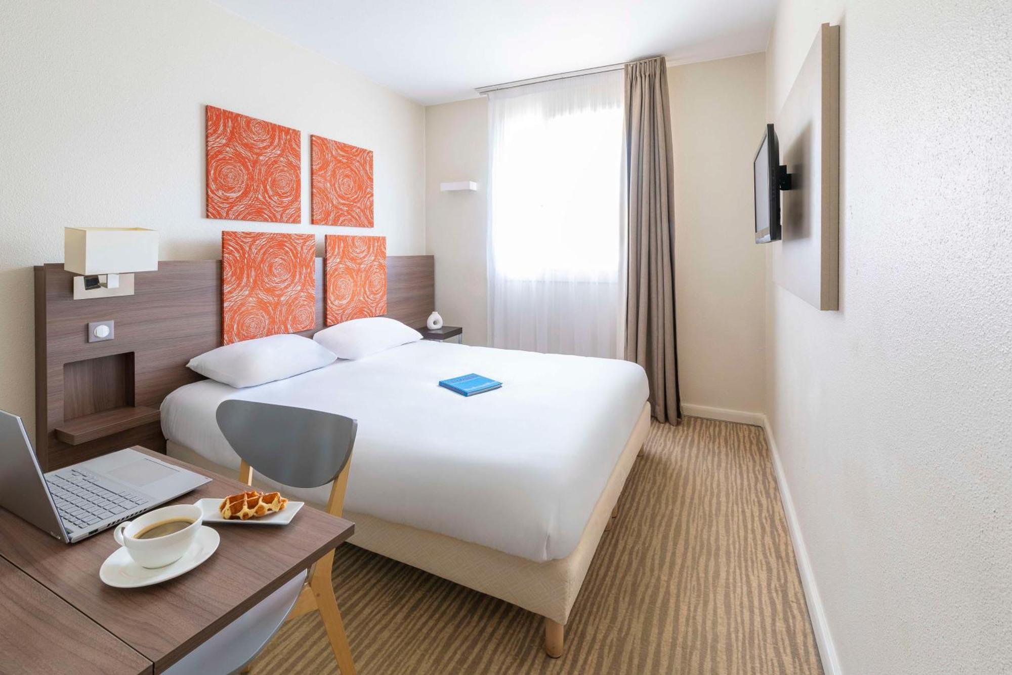 Kyriad Centre - Et Résidence Apart-hotel