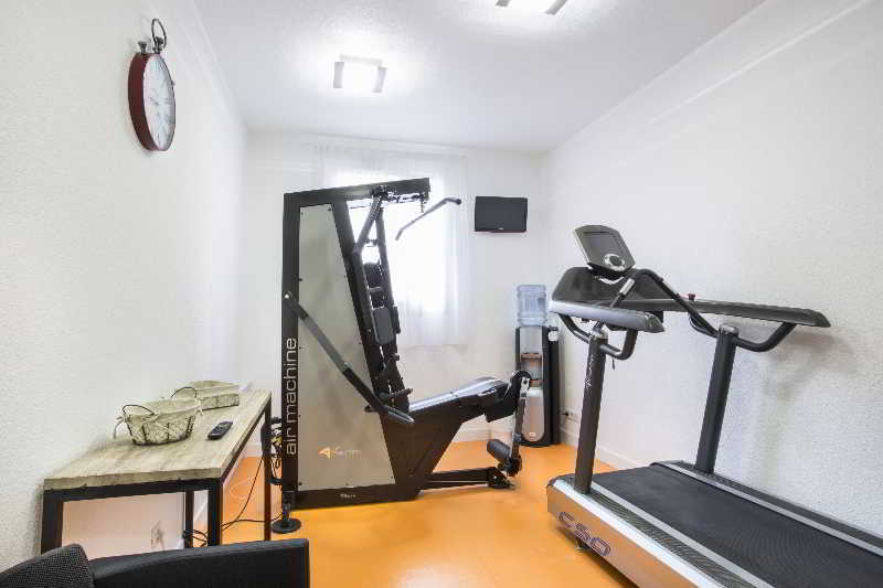 Kyriad Centre - Et 3*